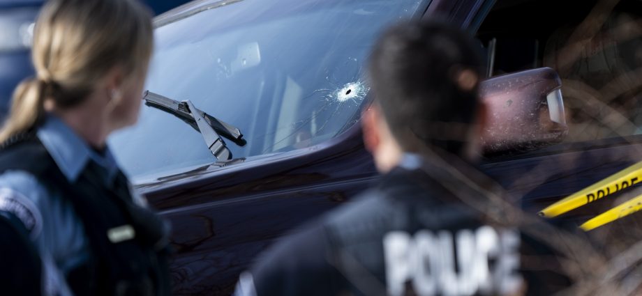 “huge-internal-concern”:-cbs-report-on-ice-officer’s-injuries-caused-“big-dissension”-among-staff