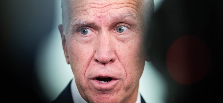 gop-sen.-thom-tillis-isn’t-afraid-to-call-out-the-traitor-and-his-‘stupid’-aides