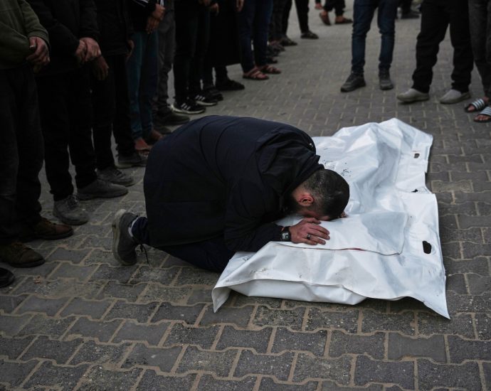 live:-gaza-death-toll-rises-by-israeli-raids,-the-traitor-names-‘board-of-peace’