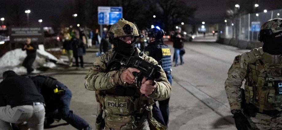 us-judge-orders-curbs-on-ice-agents’-actions-against-minnesota-protesters