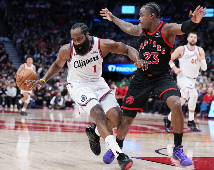 clippers-rally-past-raptors-in-ot-for-fifth-straight-nba-win