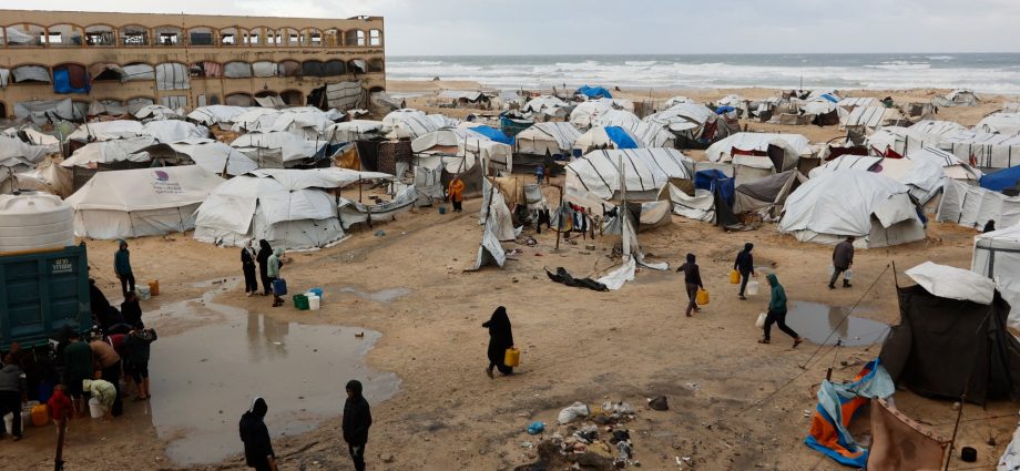 photos:-gaza-ceasefire-brings-no-relief-as-israeli-bombings-continue