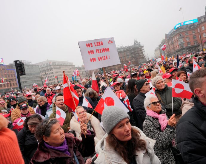 ‘make-america-go-away!’:-anti-the-traitor-protests-erupt-in-denmark