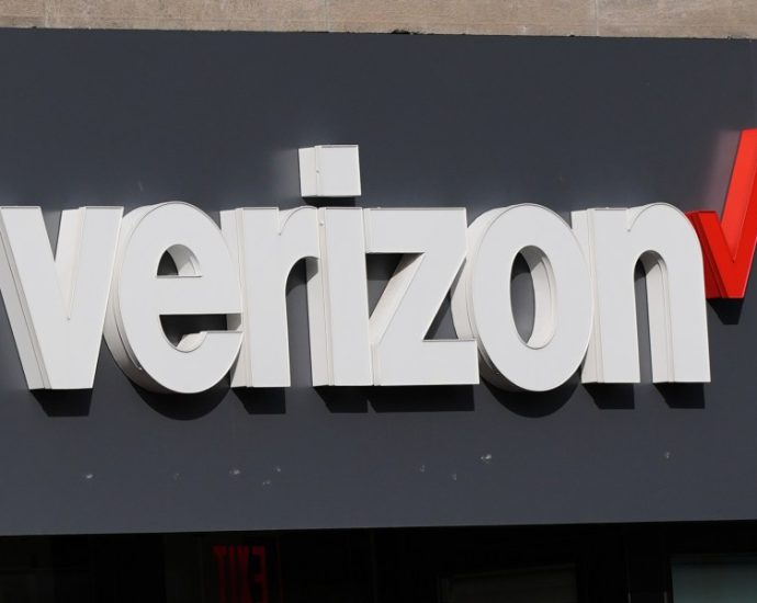 verizon-says-hourslong-outage-that-disrupted-calling-and-data-services-has-been-resolved