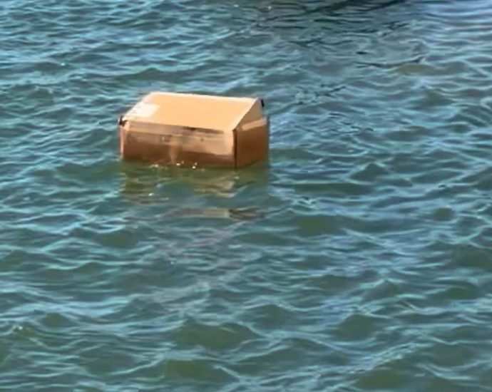 driver-rescued-from-sinking-suv-at-virginia-beach