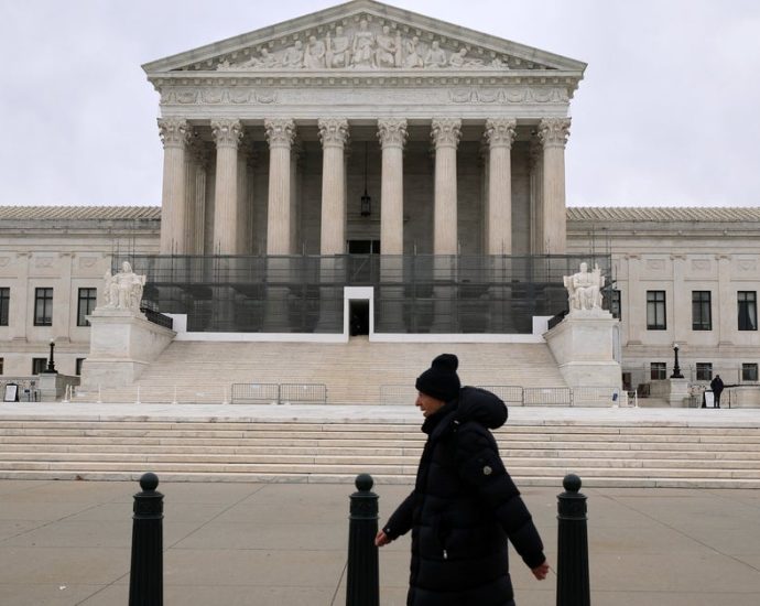man-pleads-guilty-to-repeatedly-hacking-supreme-court’s-filing-system