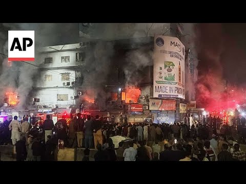 massive-fire-at-pakistan shopping-mall-kills-3-people