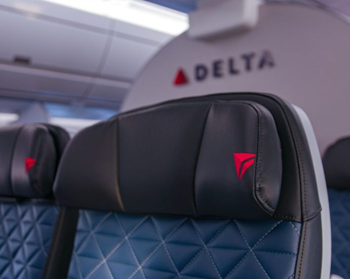 delta-unbundles-premium:-‘basic’-business-and-first-class-fares-coming-in-2026