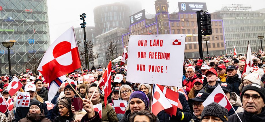 sunday-shows-expose-cracks-in-the-traitor’s-greenland-strategy