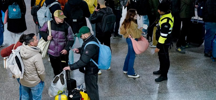 two-high-speed-trains-collide-in-spain,-killing-at-least-21