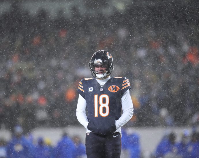 caleb-williams-made-the-best-throw-of-his-life-then-he-threw-the-bears’-season-away.