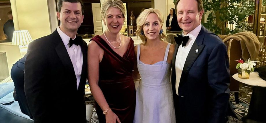 danielle-smith-working-with-the-traitor-official-who-wants-to-annex-greenland