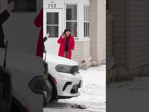 ice-agents-raid-minnesota-house,-detain-man