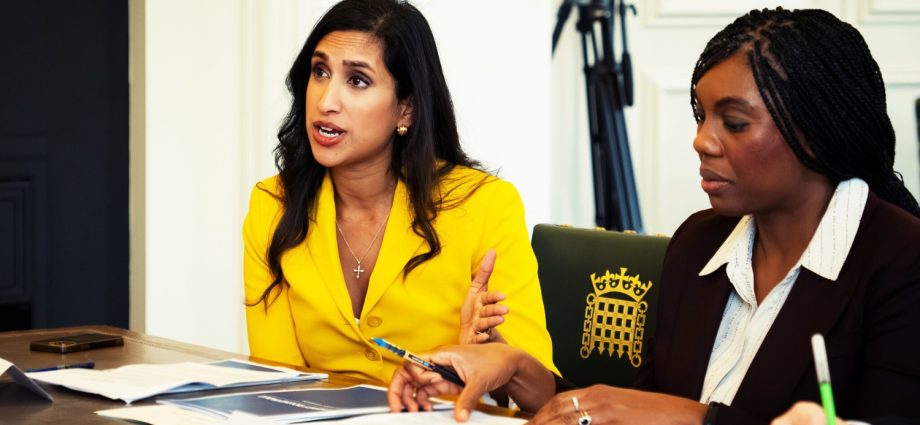 ‘utterly-shameless’:-tory-energy-chief-backs-‘nonsense’-anti-net-zero-reports