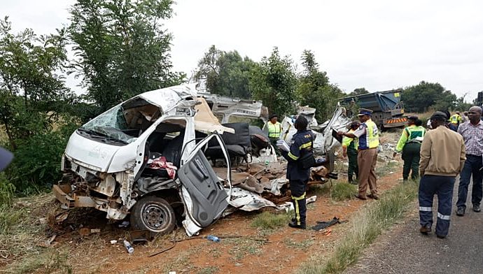 at-least-13-children-killed-in-school-bus-crash-in-south-africa,-police-say