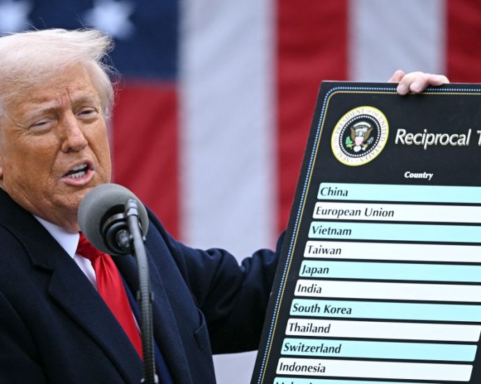 the-us-economy-seems-strong-after-a-year-of-the-traitor,-but-is-it-really?