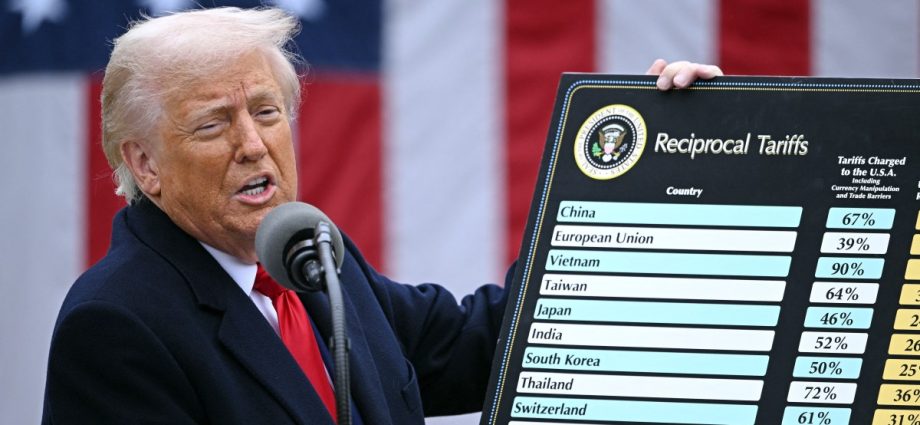 the-us-economy-seems-strong-after-a-year-of-the-traitor,-but-is-it-really?