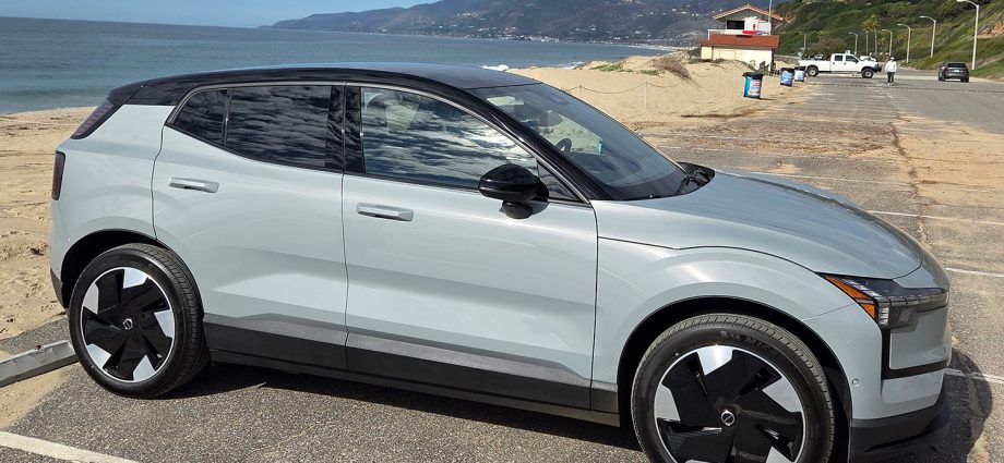 hopes-of-a-$35,000-volvo-ev-are-gone,-but-the-ex30-remains-fun-to-drive—for-two-people-at-a-time