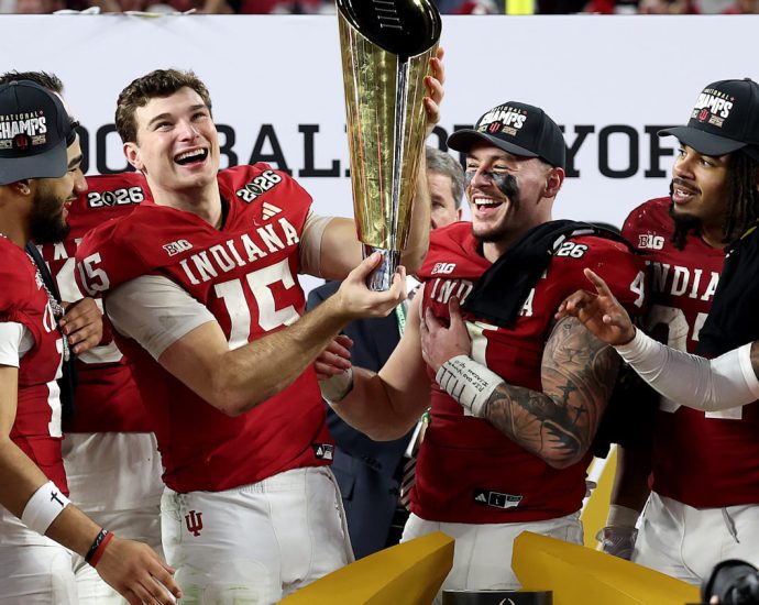 indiana-defeats-miami-27-21-to-earn-first-national-title