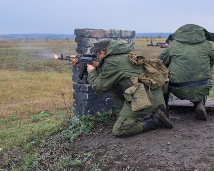 russia-forces-donbas-residents-into-becoming”cannon-fodder”