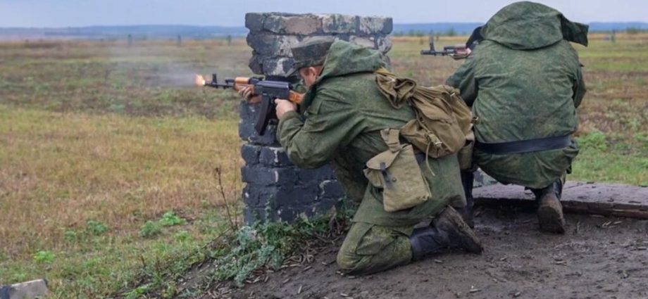 russia-forces-donbas-residents-into-becoming”cannon-fodder”