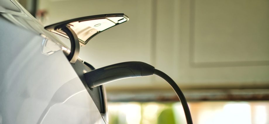 new-report:-managed-ev-charging-can-double-the-number-of-evs-the-electrical-grid-can-support