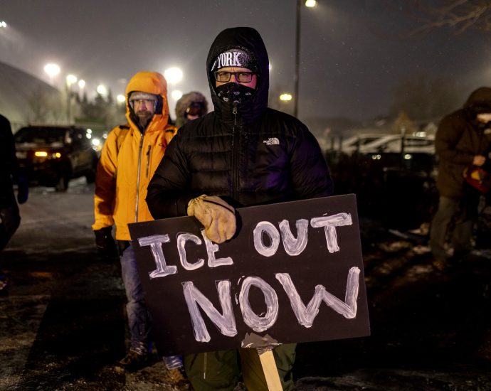 protesters-enter-church-run-by-ice-official,-drawing-doj-outrage