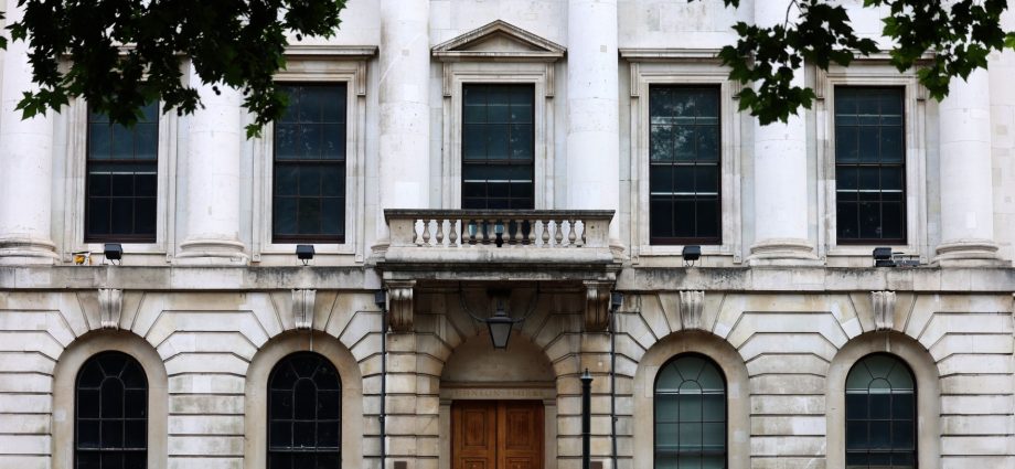 uk-approves-chinese-embassy-in-london-despite-fears-over-security,-protests