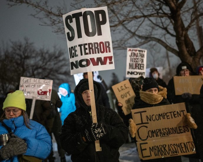 ice-has-cut-its-detainees-off-from-medical-care