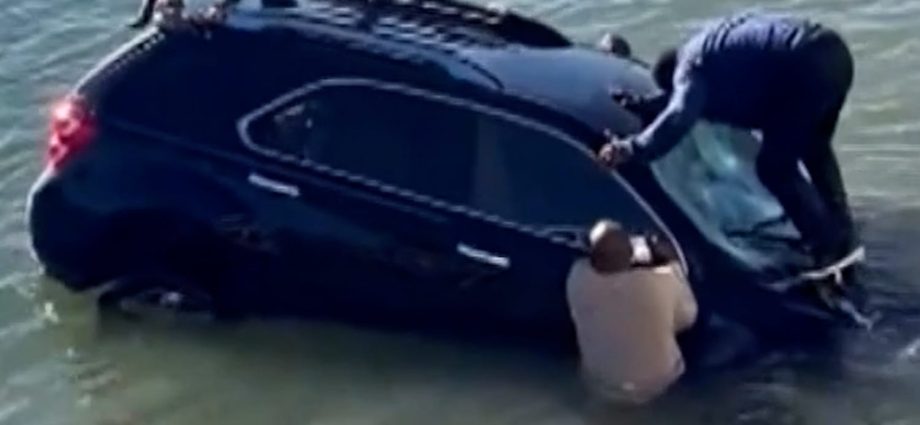 navy-rescue-swimmer-recalls-dramatic-sinking-suv-rescue