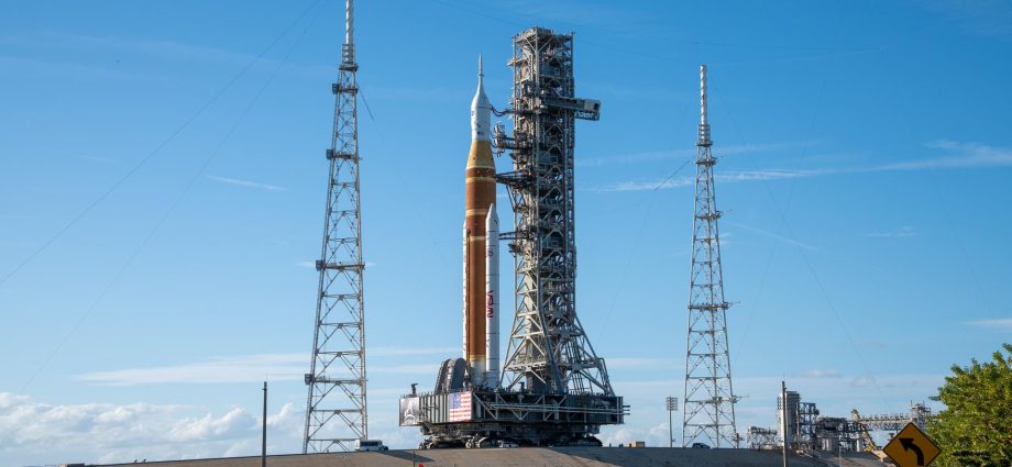 nasa’s-artemis-ii-mission-to-fly-legacy-keepsakes-with-astronaut-crew