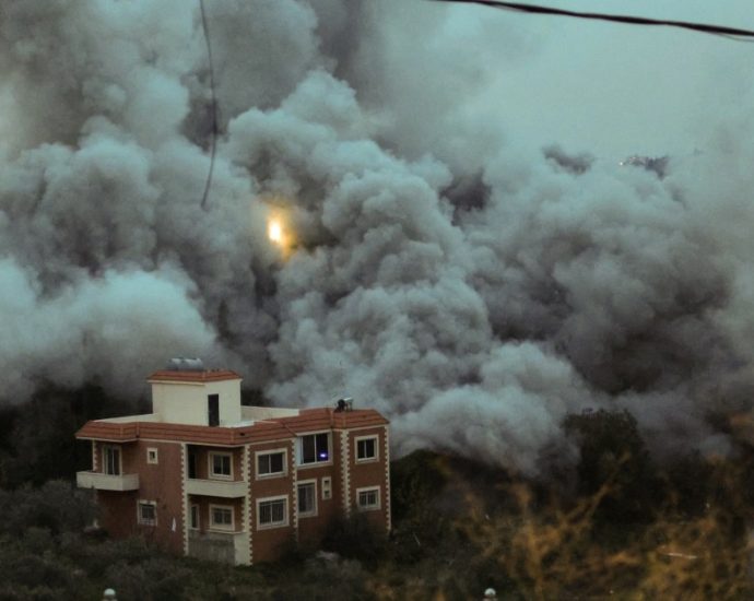 israel-bombs-four-syria-lebanon-border-crossings;-kills-2-in-south-lebanon