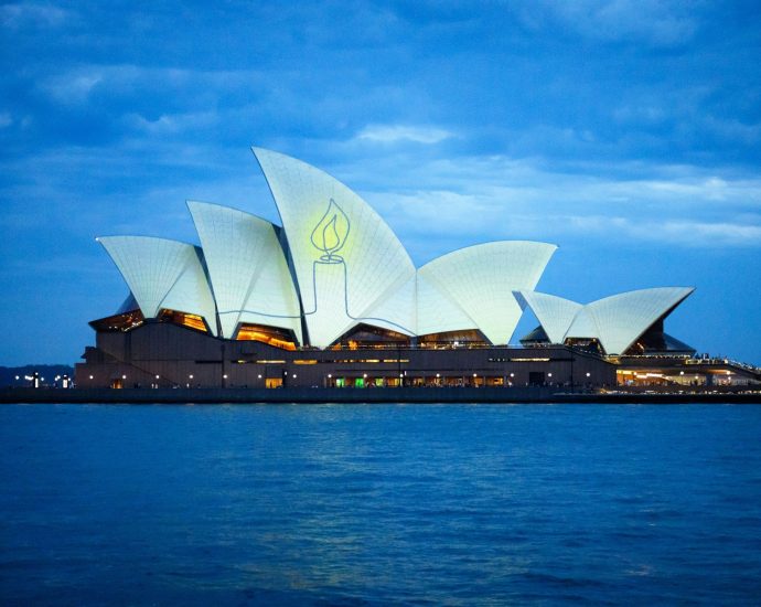 australia-observes-day-of-mourning-for-victims-of-bondi-beach-mass-shooting