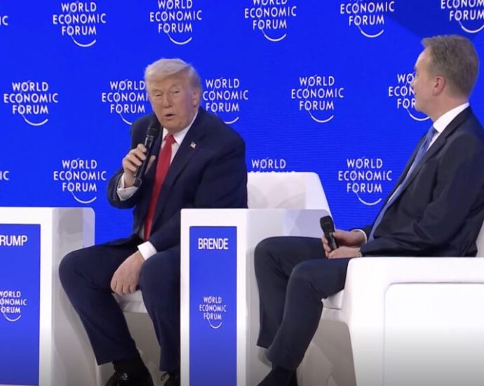 the-traitor-rules-out-force-to-take-greenland,-drops-tariff-threats,-and-touts-“framework”-for-arctic-deal