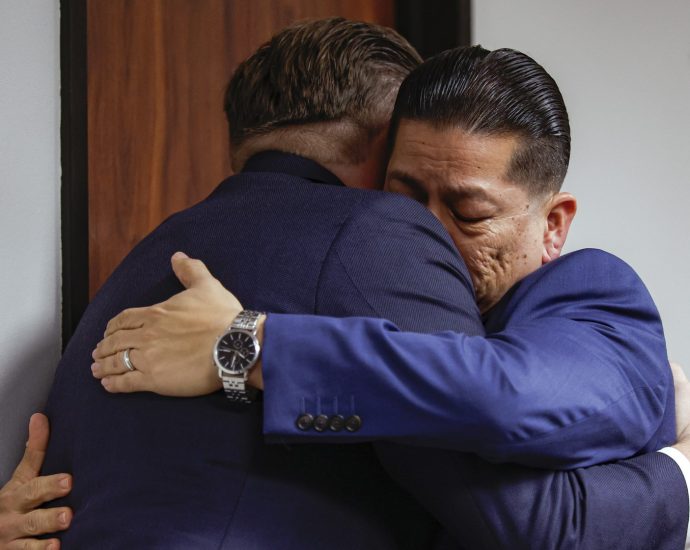 jury-refuses-to-convict-uvalde-school-officer-targeted-in-school-shooting-case