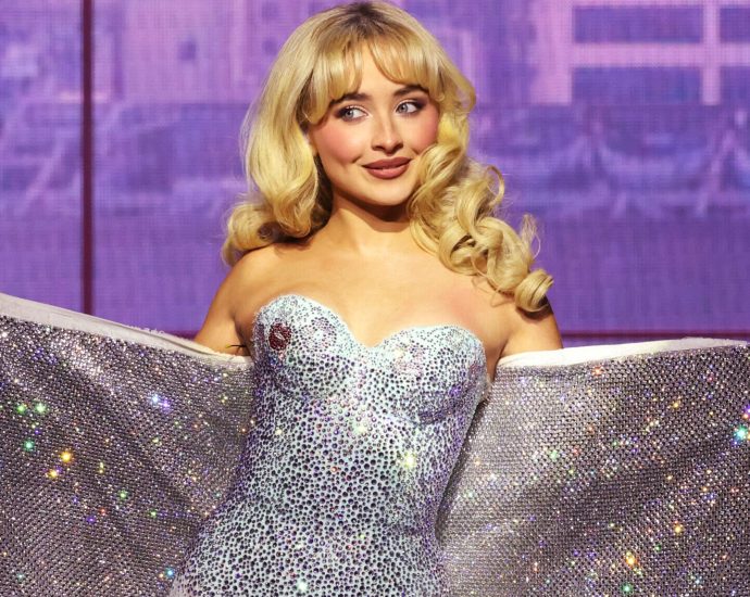 sabrina-carpenter-named-first-performer-for-2026-grammy-awards