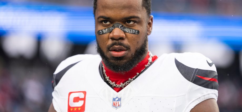 azeez-al-shaair’s-anti-genocide-note:-muslims-tackle-nfl-fine-with-charity