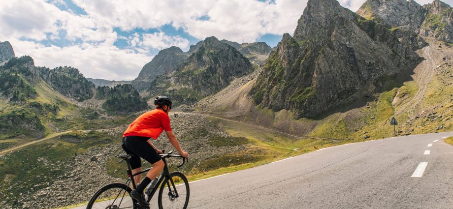 This is How Much Exercise You Need to Protect Against Cancer, According to Science