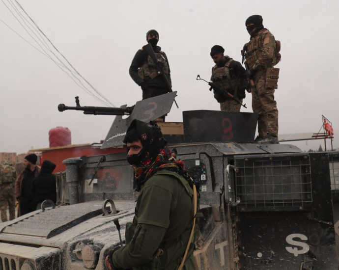 us-envoy-meets-sdf-commander,-calls-for-syria-ceasefire-to-be-upheld