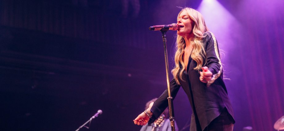 leann-rimes-closes-sin-city-classic-2026-celebrating-lgbtq+-courage-(exclusive)