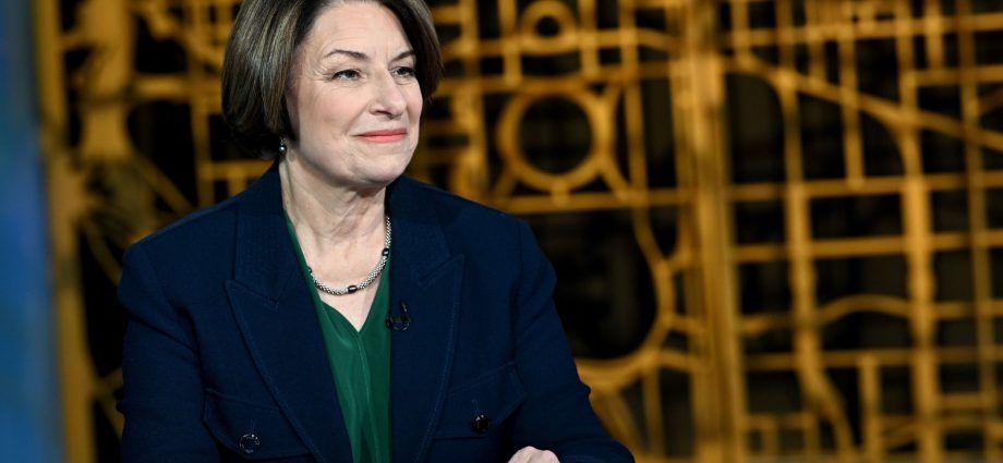 sen.-amy-klobuchar-files-to-run-for-minnesota-governor-after-walz-bows-out