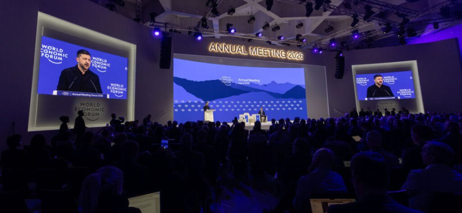 30-european-soldiers-won’t-stop-anyone,-says-zelenskyy-in-davos.-but-that’s-what-europe-sent-to-defend-greenland