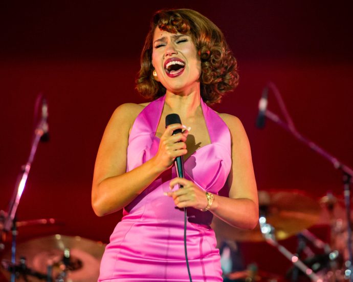 raye-sets-release-date-for-‘this-music-may-contain-hope’-and-maps-out-a-new-era