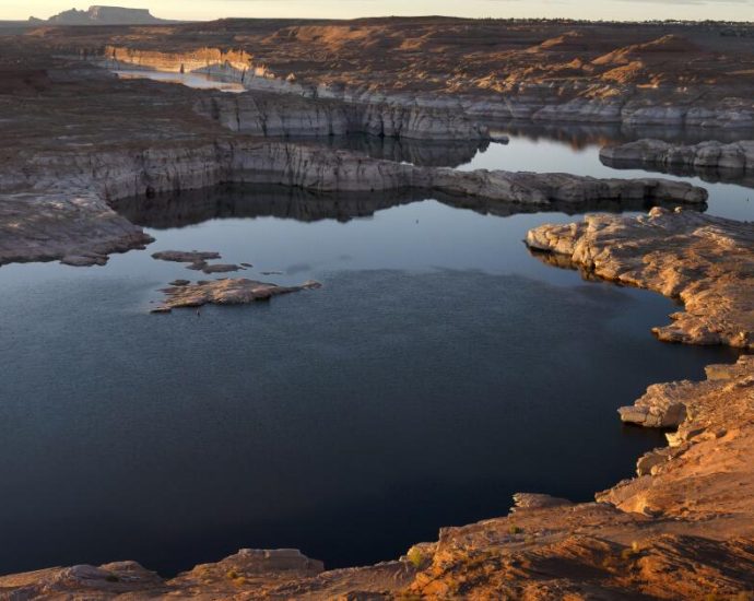 western-governors-are-called-to-washington-as-colorado-river-impasse-drags-on