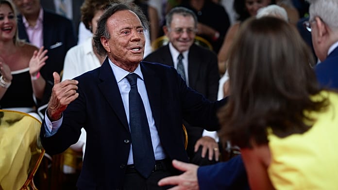 lawyer-claims-julio-iglesias-may-face-further-sex-abuse-allegations-from-former-employees’