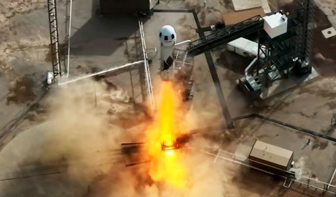 Blue Origin launches 6 space tourists to the final frontier after last-minute crew swap (video)