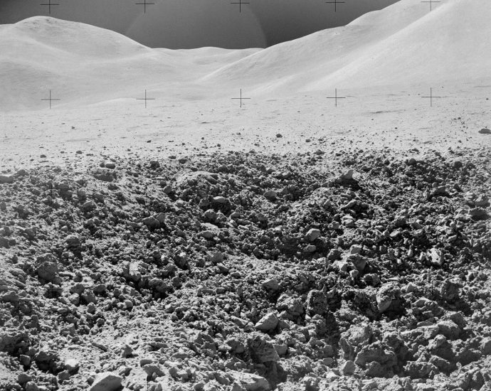 nasa-finds-lunar-regolith-limits-meteorites-as-source-of-earth’s-water