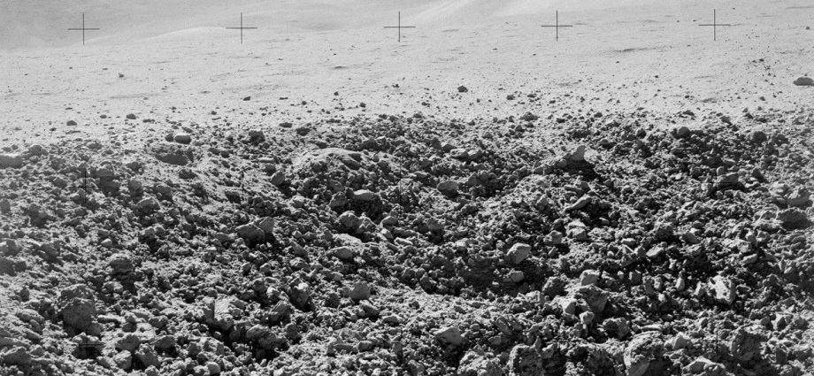 nasa-finds-lunar-regolith-limits-meteorites-as-source-of-earth’s-water