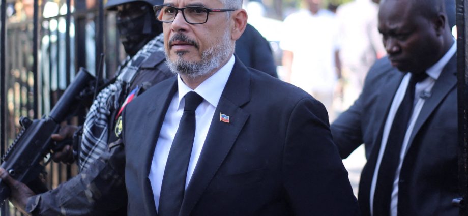 haiti-officials-announce-plan-to-oust-prime-minister,-deepening-us-standoff