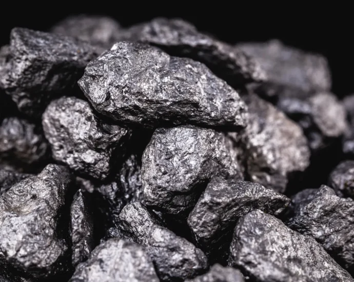 rare-rocks-beneath-australia-reveal-the-origins-of-a-critical-metal